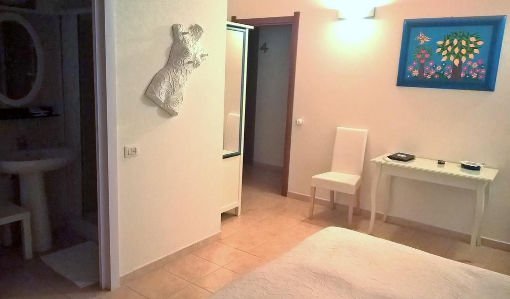 La Jacaranda Hotel Sant'Antioco Luaran gambar