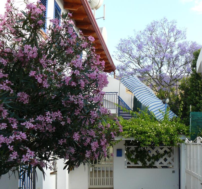 La Jacaranda Hotel Sant'Antioco Luaran gambar