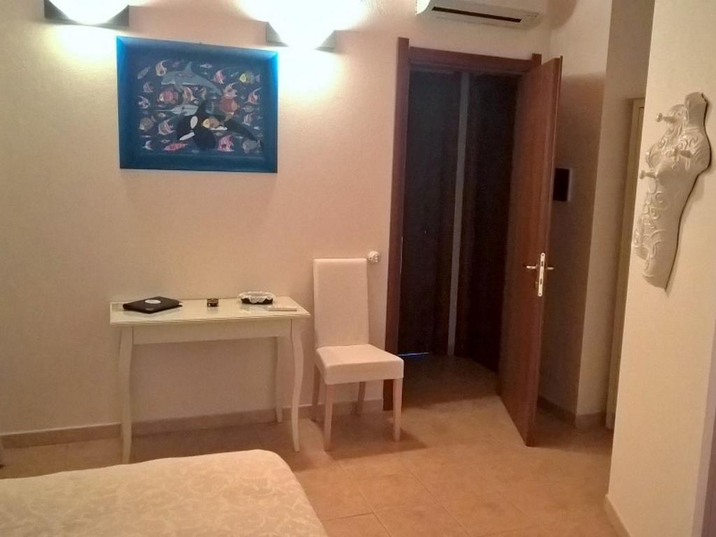 La Jacaranda Hotel Sant'Antioco Luaran gambar